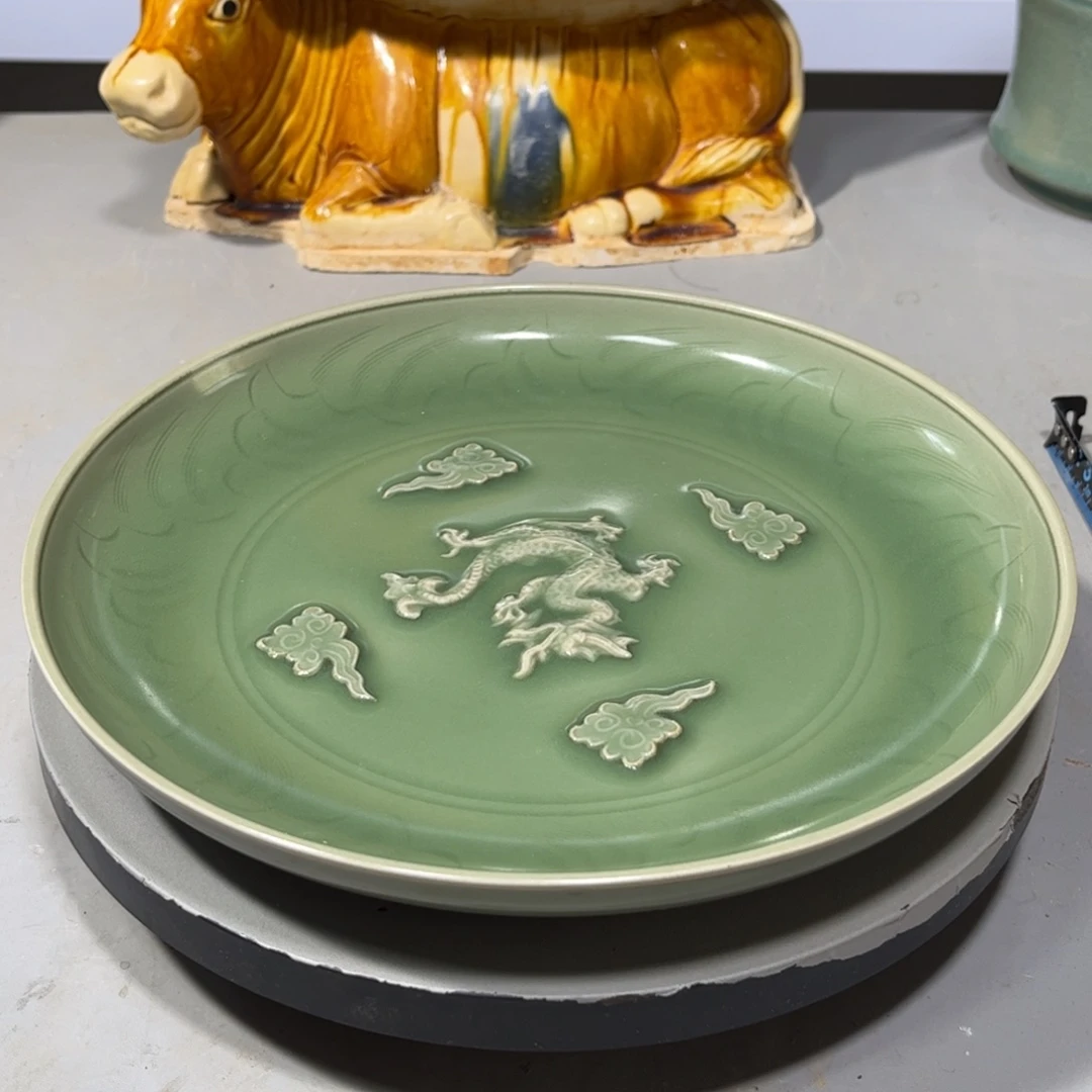 瓶龙泉青瓷品相完美