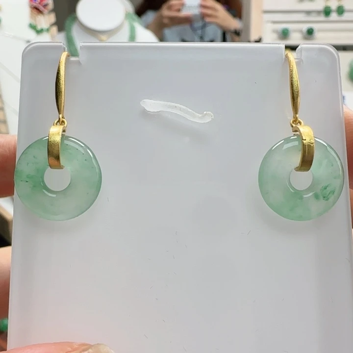 未镶嵌石英质玉（非洲翠）耳坠