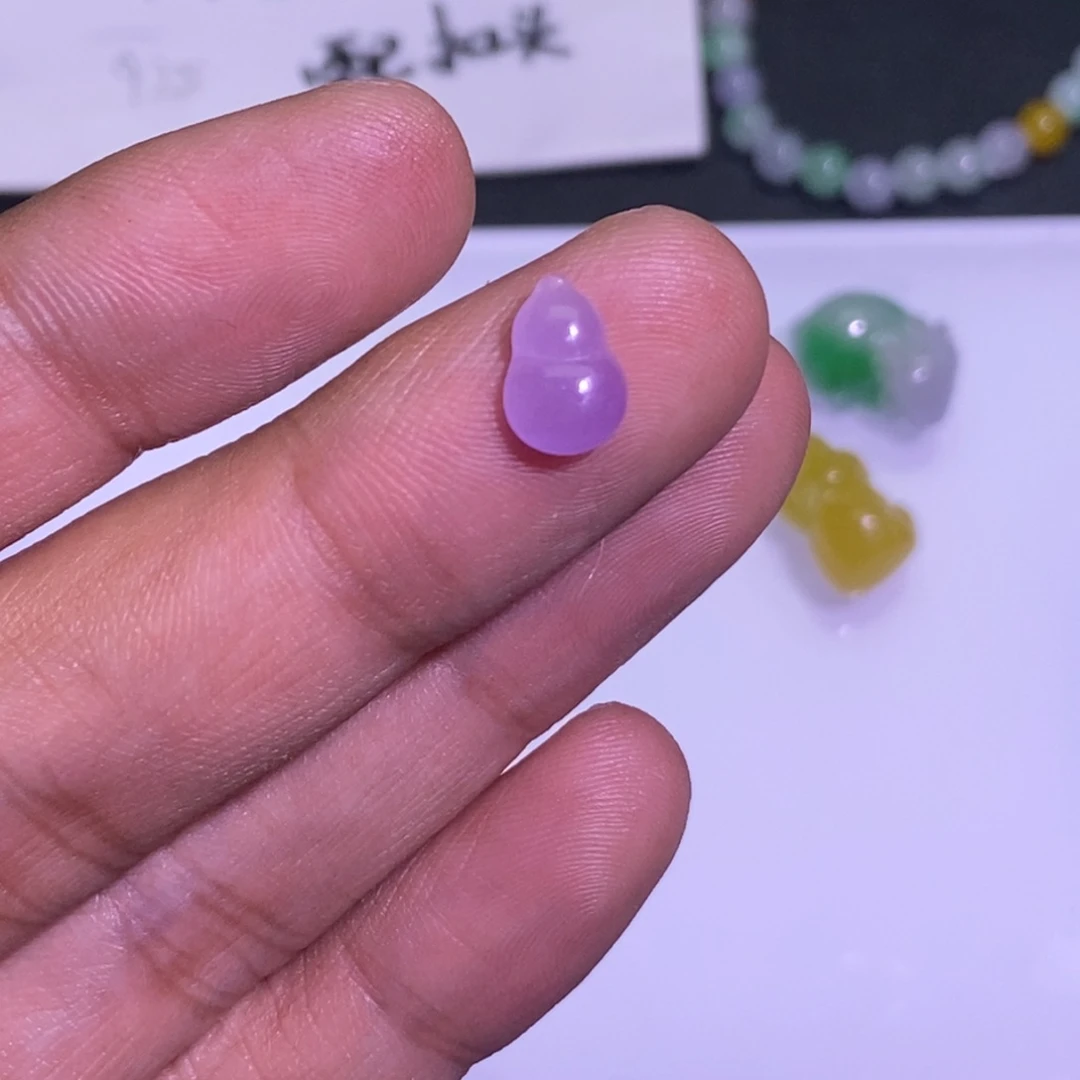 翡翠未镶嵌颈饰吊坠