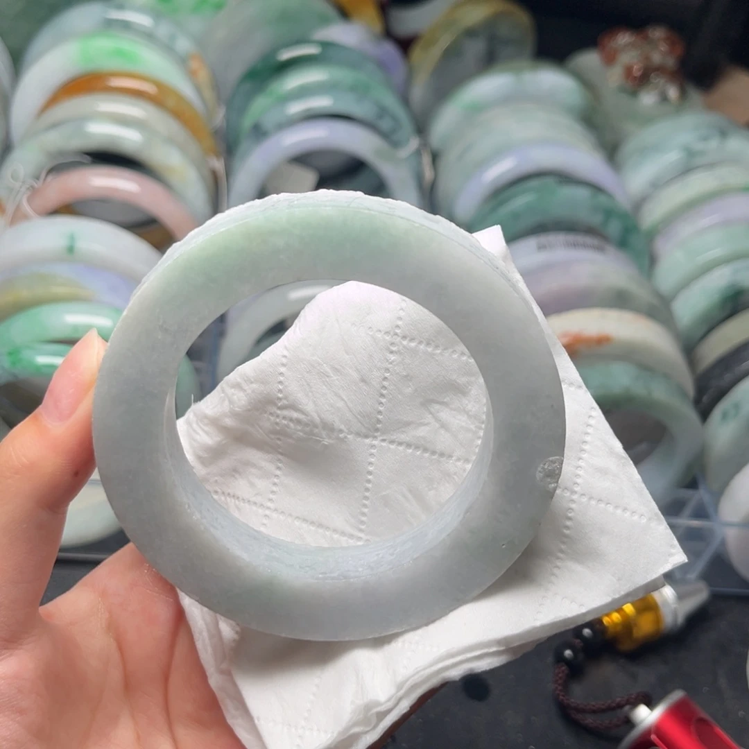 定制翡翠未镶嵌手镯一口果绿55-63