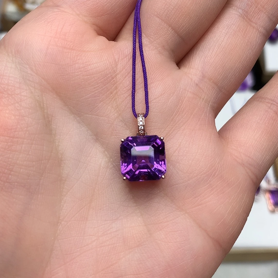 紫晶吊坠(赠链)18K金镶嵌L