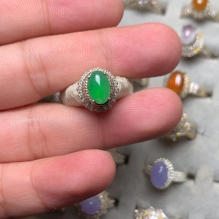 定制翡翠未镶嵌戒指