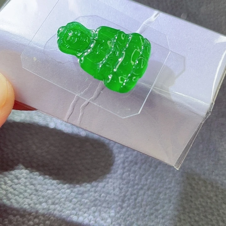 定制翡翠未镶嵌翡翠