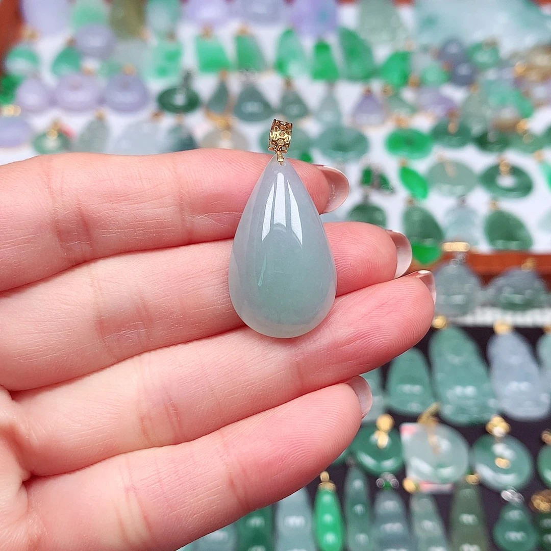 翡翠颈饰18K金镶嵌天然翡翠A货