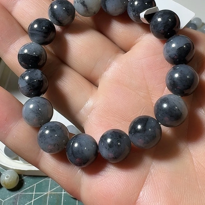 和田玉（墨玉）未镶嵌手链