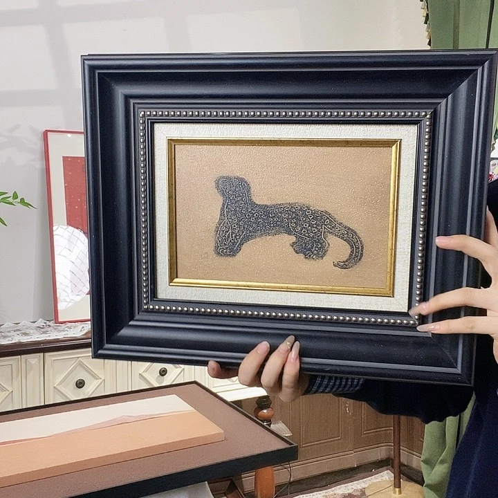 横款金钱豹装饰画