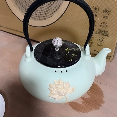 微瑕，明火，约1000毫升浮雕