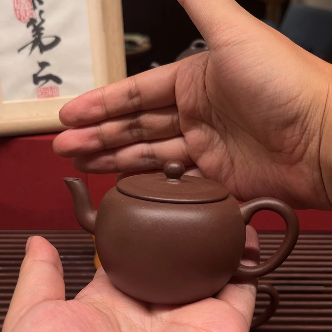 如***溪茶壶紫砂质量不达标，用卿壶。