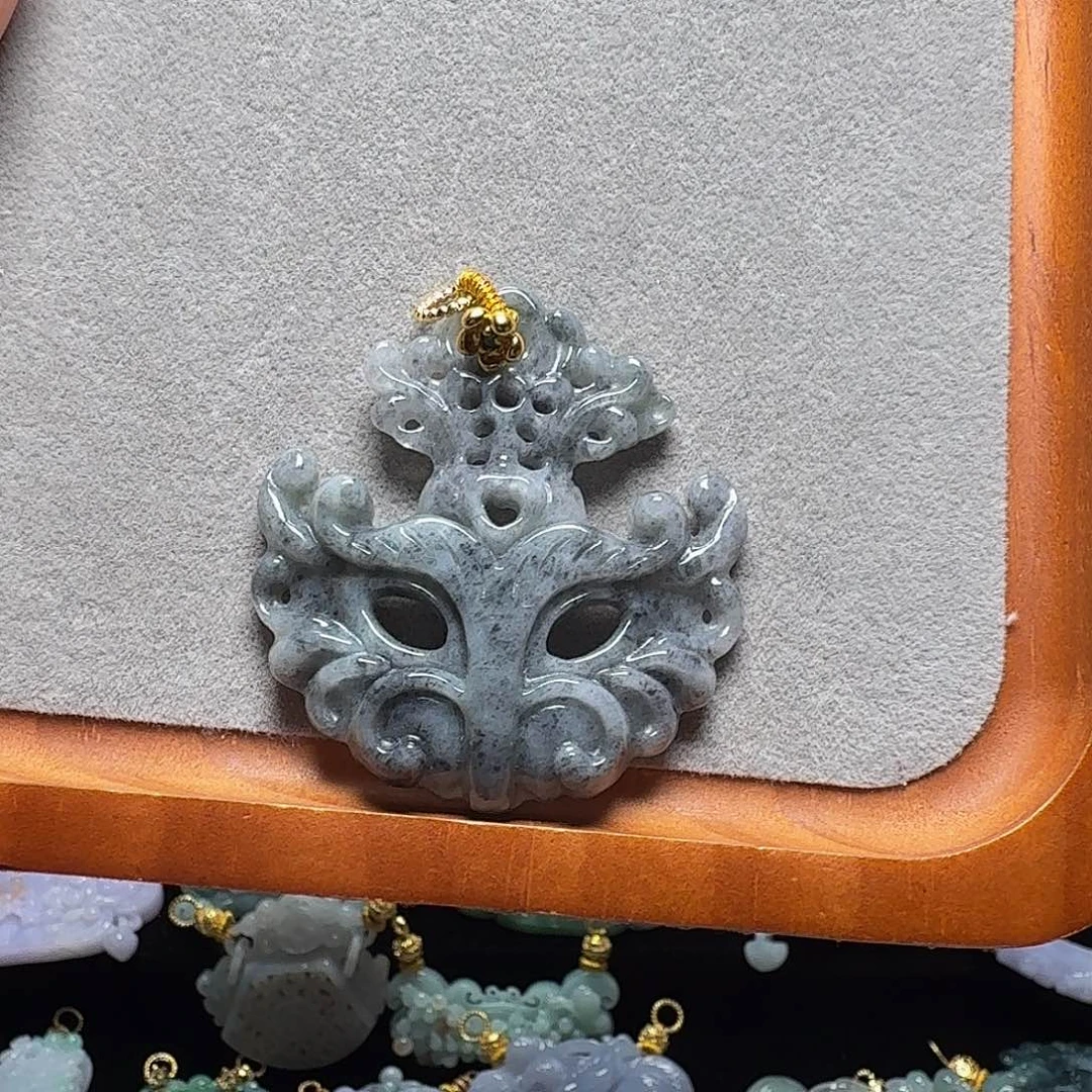 吊坠(赠链)未镶嵌翡翠