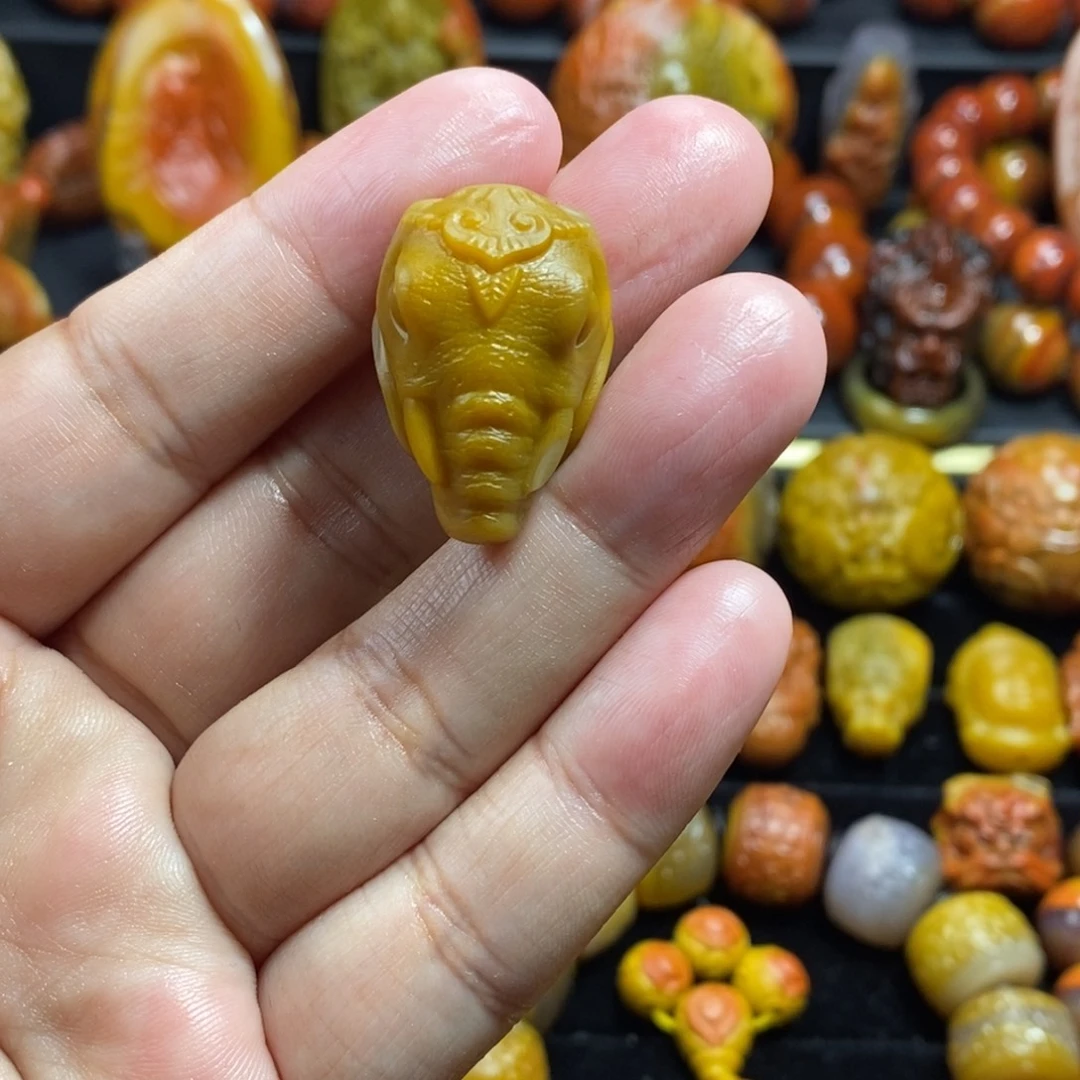 笑***湖玛瑙/玉髓未镶嵌战国红