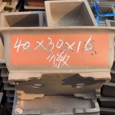 100-3。  微瑕。