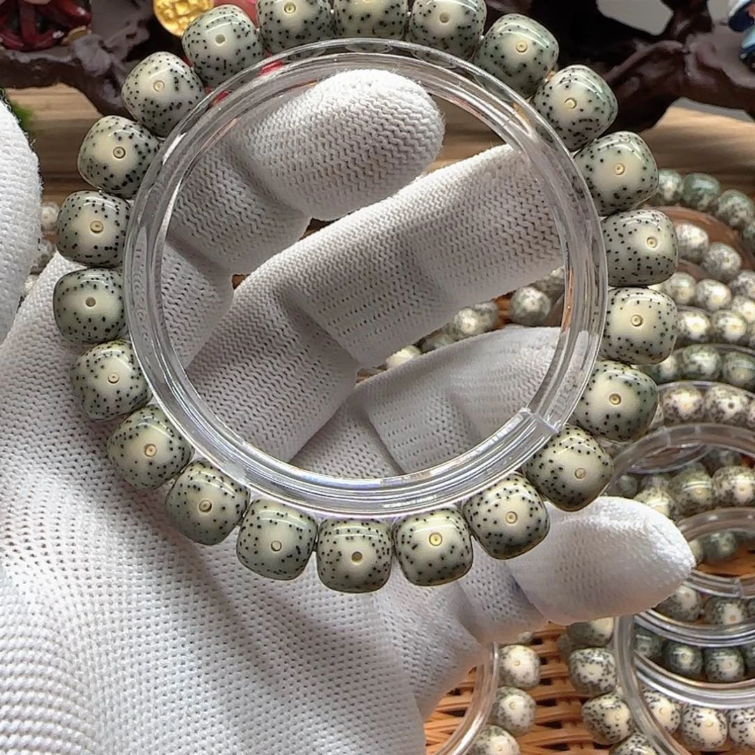 吊坠星月菩提卡10绿包白黄金瞳小细星