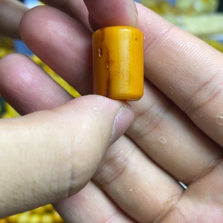 未镶嵌琥珀珠宝奇石