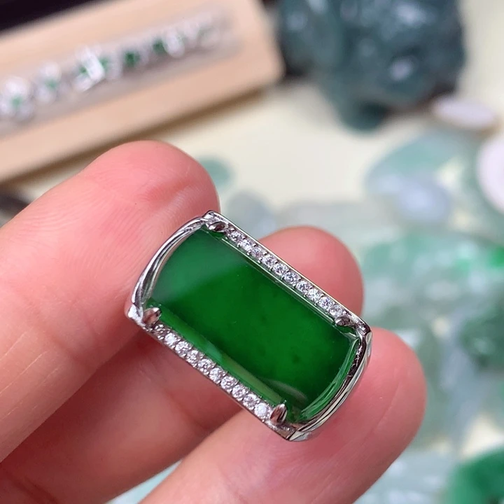 翡翠戒指银S925镶嵌天然翡翠a货