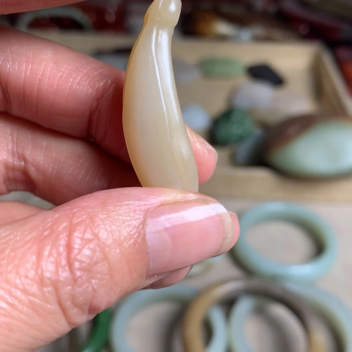 和田玉（糖玉）未镶嵌手镯