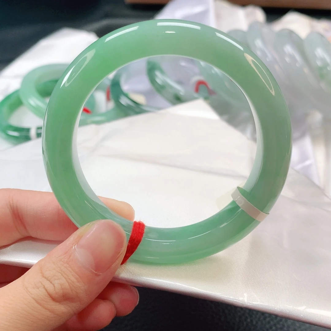 翡翠手镯未镶嵌5655圈