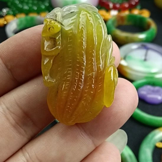 翡翠未镶嵌挂件翡翠