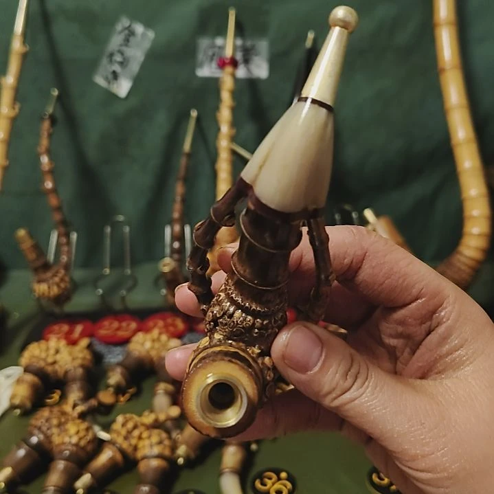 多***)贵州特色竹根烟斗工艺品手把件