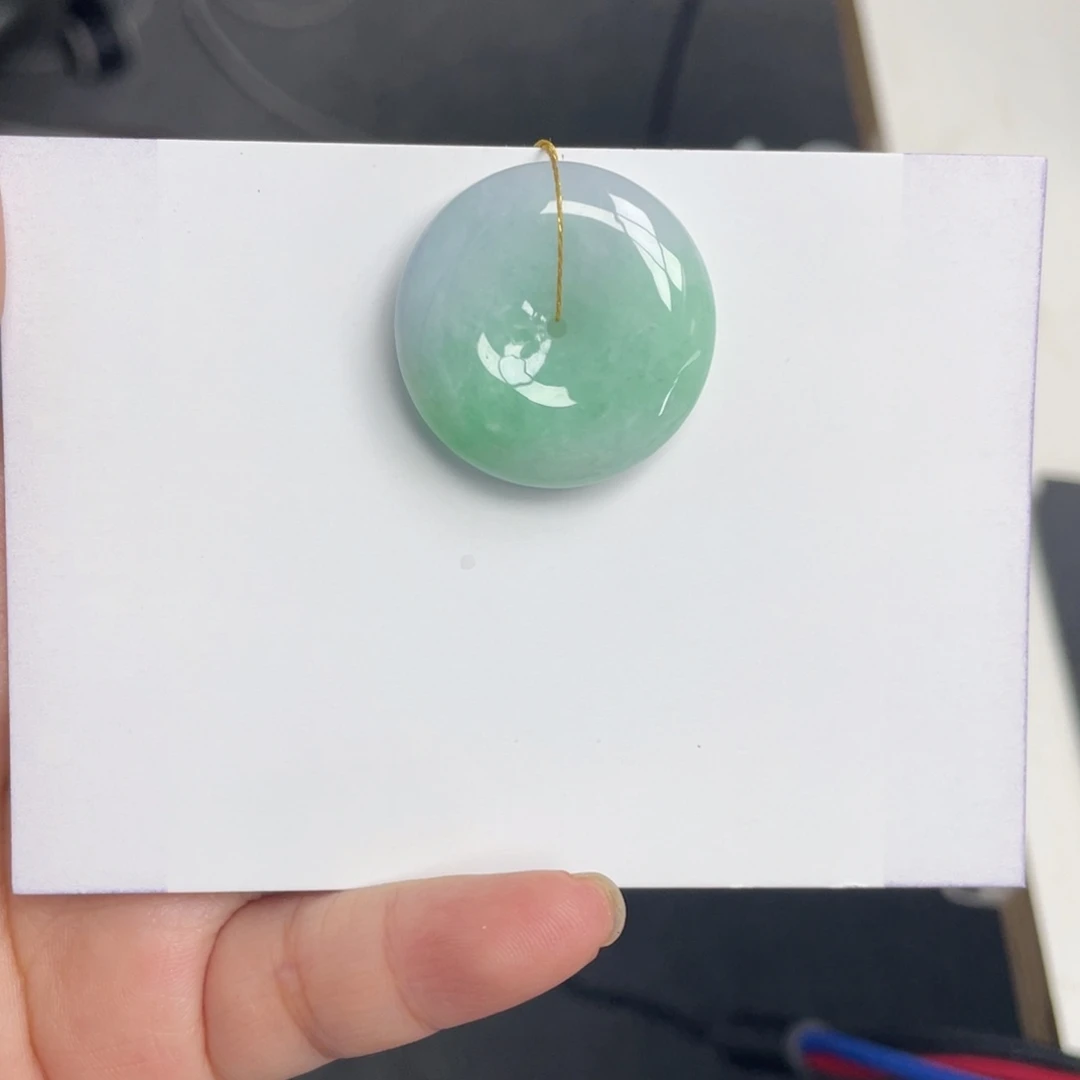 翡翠未镶嵌颈饰平安扣