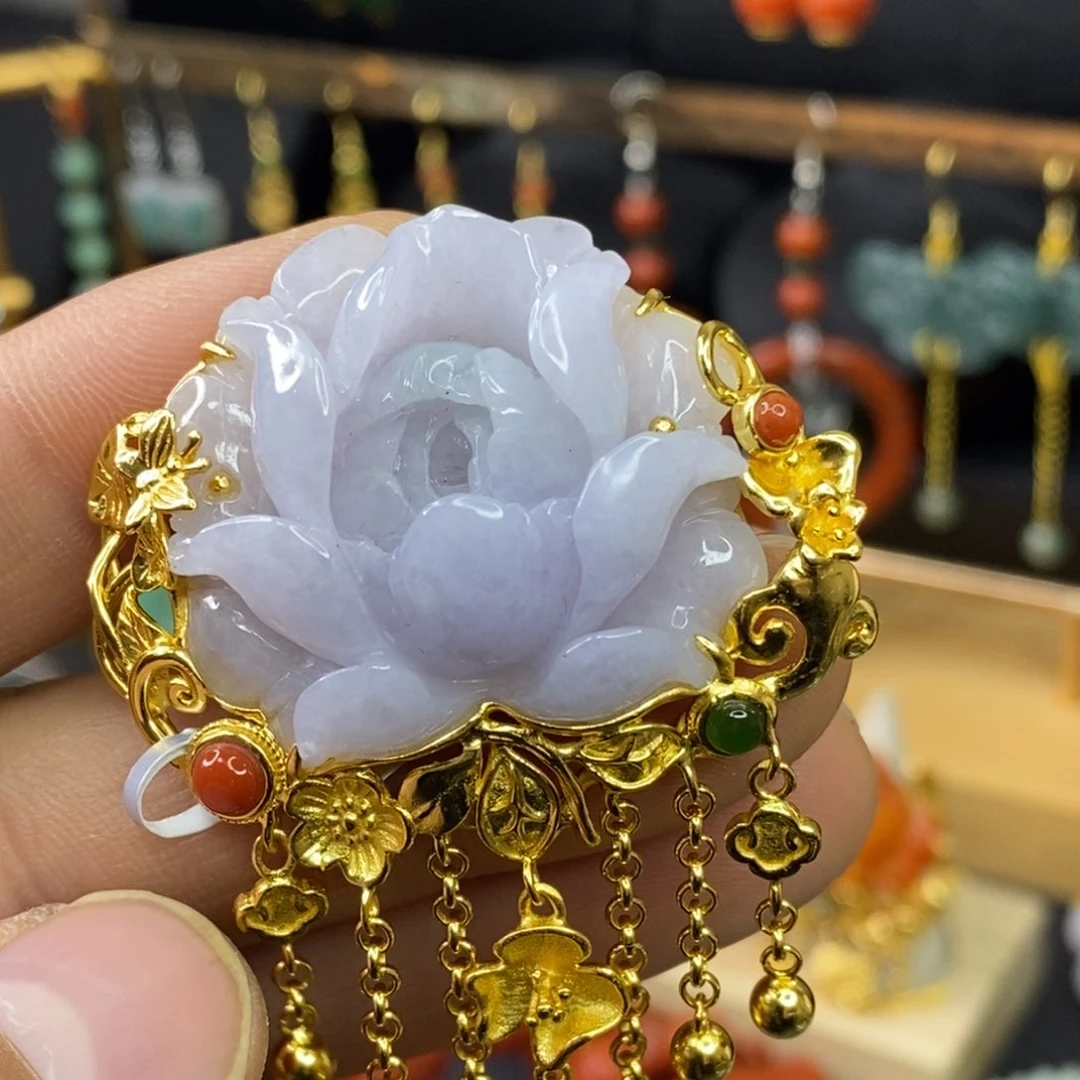 颈饰未镶嵌翡翠戒指