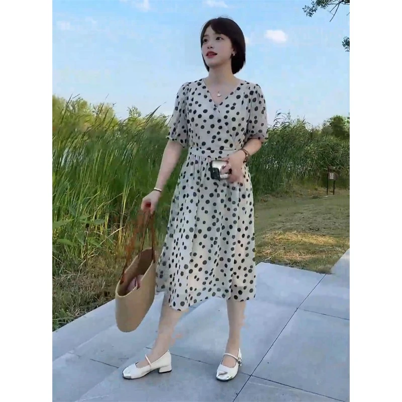 法式高端V领短袖波点连衣裙女2025夏季新款小个子气质显瘦中长裙
