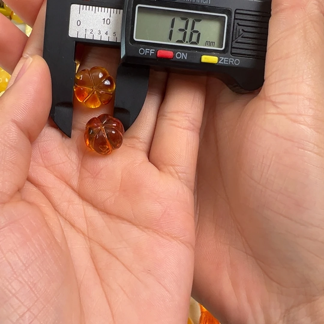 琥珀未镶嵌裸石琥珀