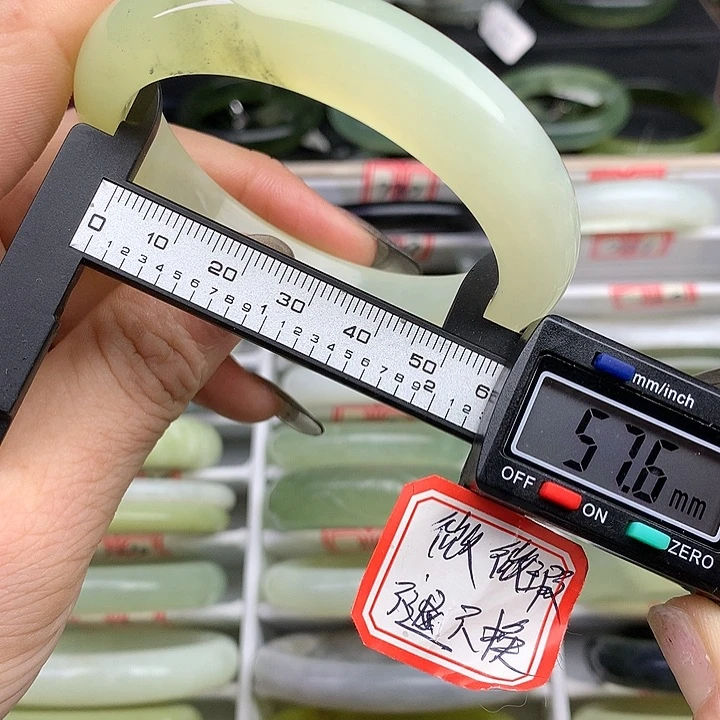 蛇纹石玉手镯未镶嵌789