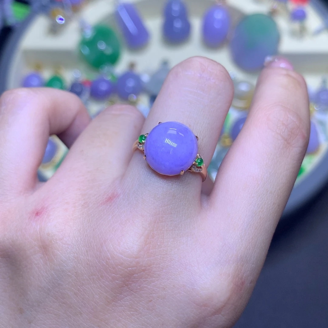 颈饰18K金镶嵌翡翠