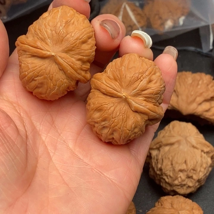 A***K文玩核桃把件平谷元宝