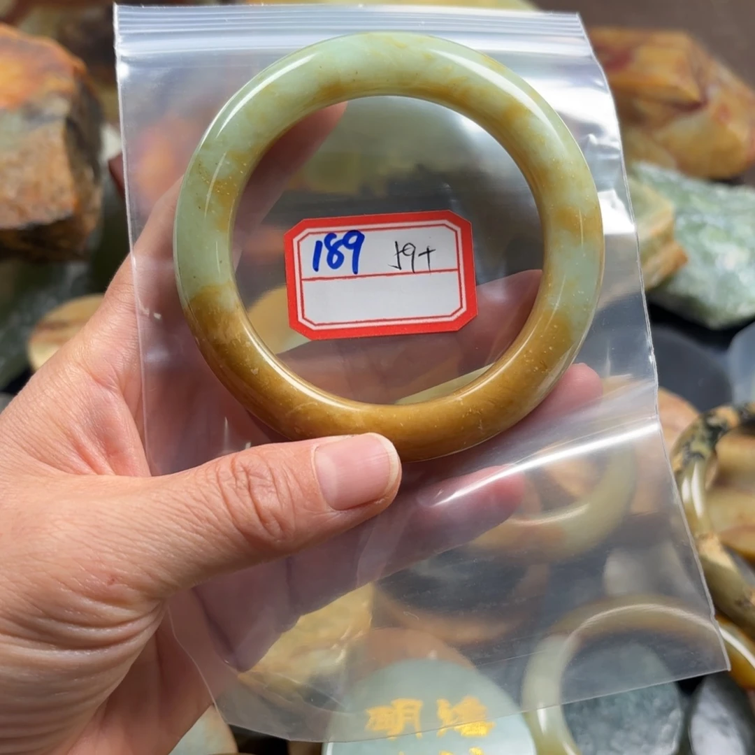 ****功蛇纹石玉未镶嵌手镯