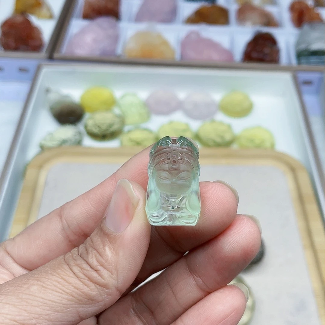 水晶吊坠(不含链)未镶嵌H****?