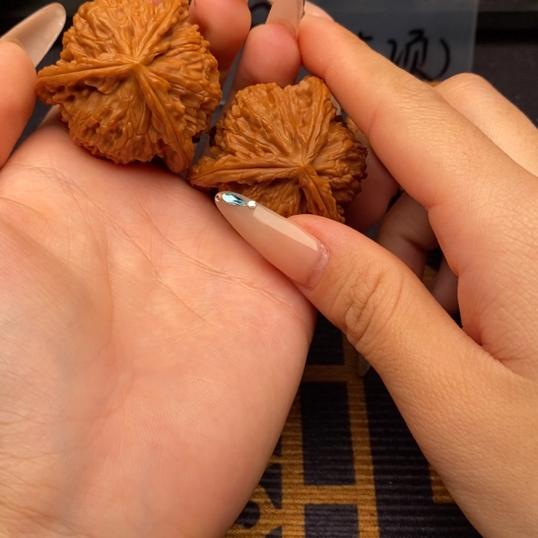 冥***斯吊坠文玩核桃白狮子