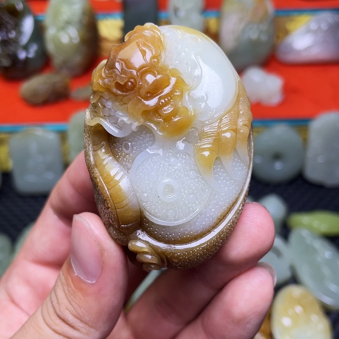 敲****和田玉未镶嵌颈饰