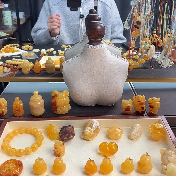 琥珀未镶嵌珠宝奇石