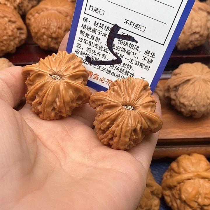 吊坠桃核磨盘狮子头38