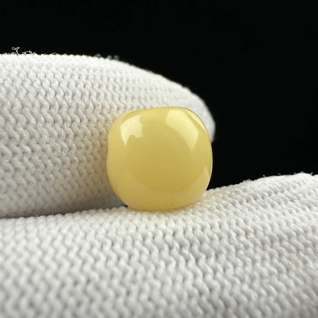 B9304天然原矿蜜蜡 【微瑕】墩子10.5*9.3mm 支持复检 假一罚十