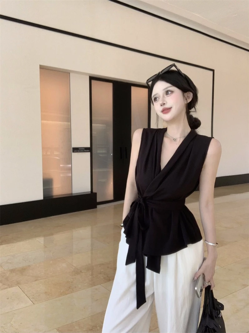 黑色挂脖洋气t恤女夏季2025新款爆款法式气质显瘦百搭老钱风女装