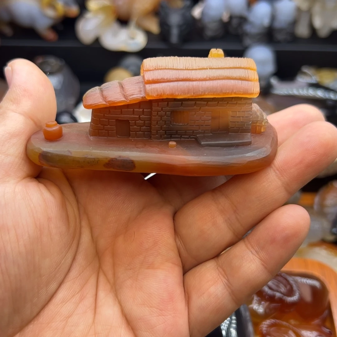 玛瑙/玉髓未镶嵌颈饰老房子