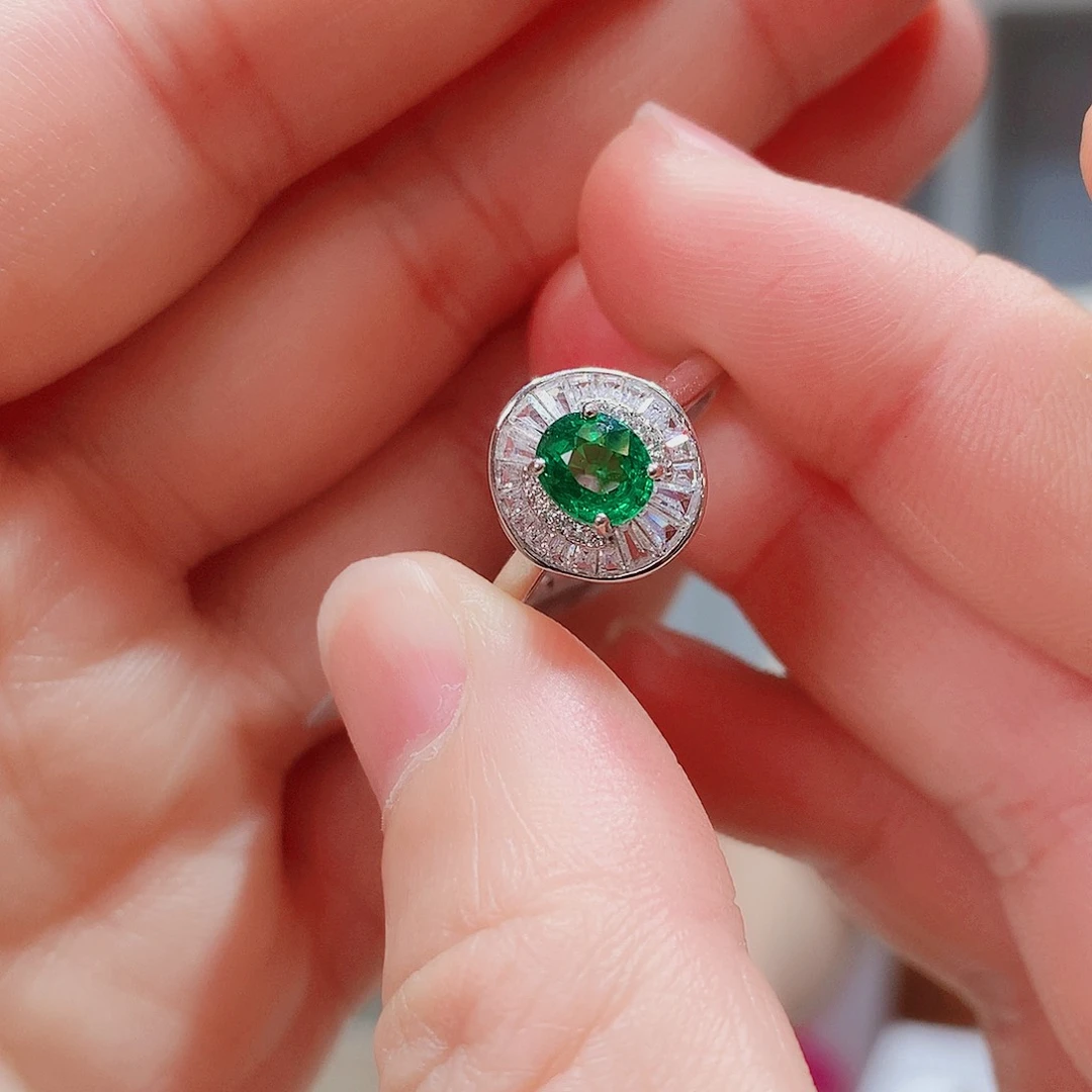 银S925镶嵌戒指石榴石（沙弗莱）