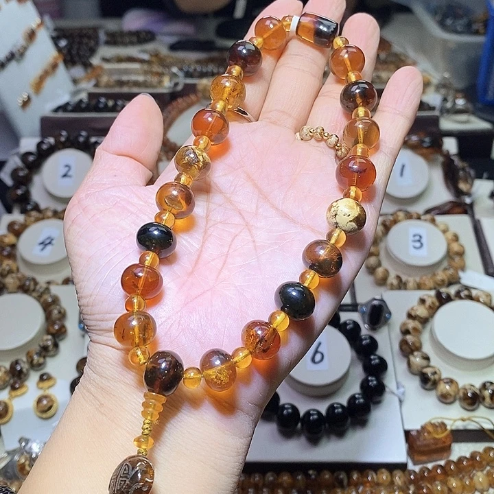 琥珀未镶嵌裸石手持12m