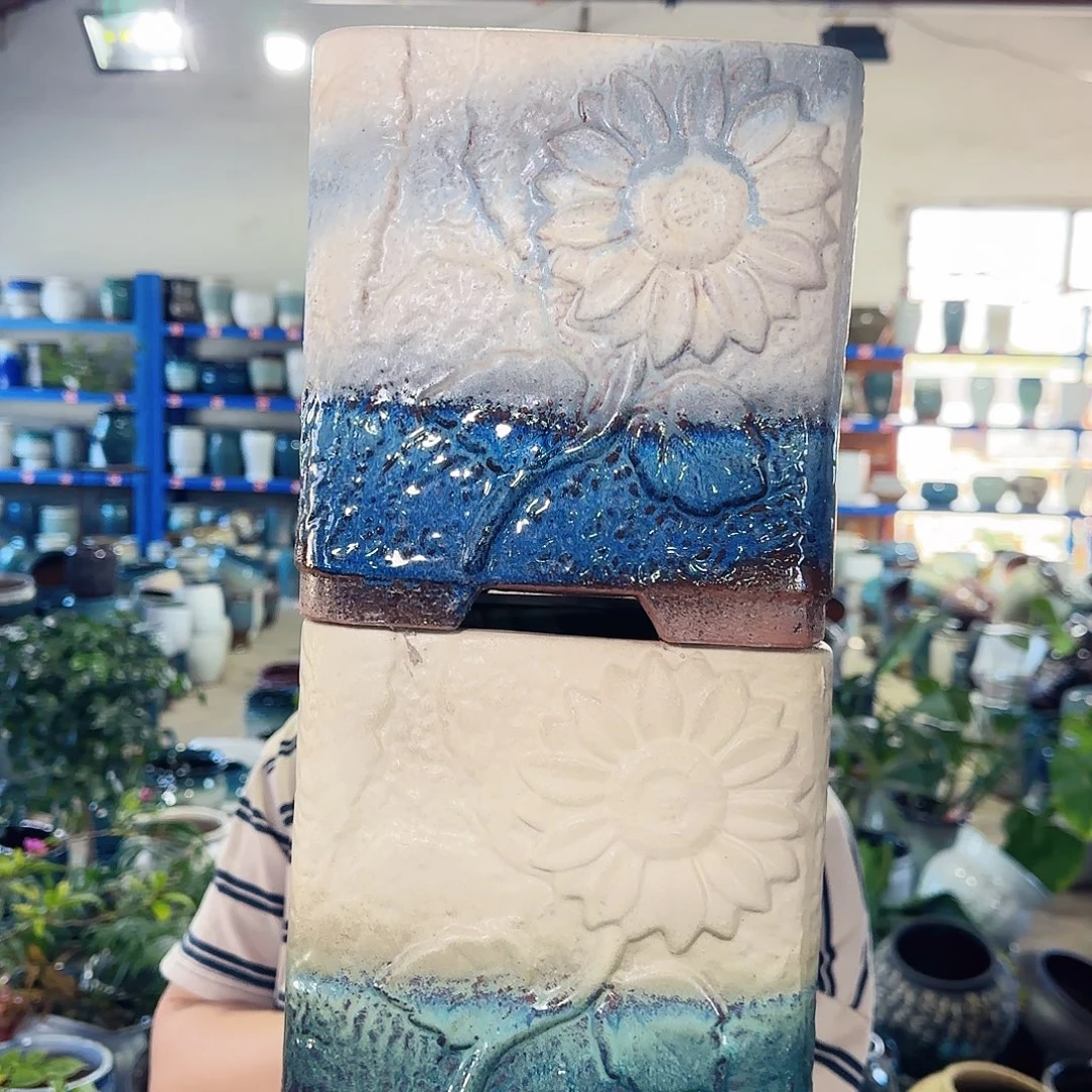 紫砂花盆高20口19。蓝绿