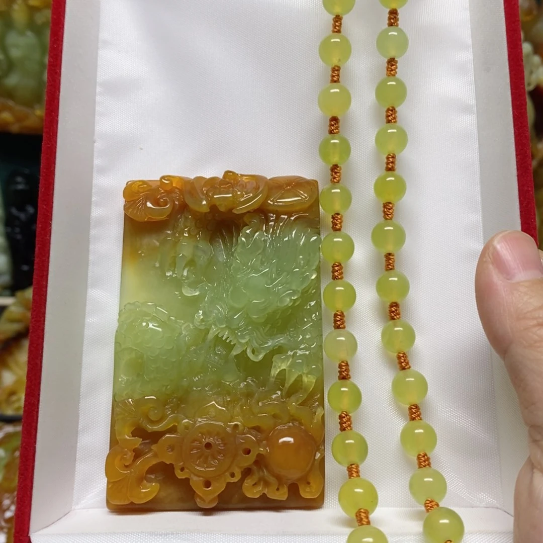 岫玉吊坠(赠链)未镶嵌与**行