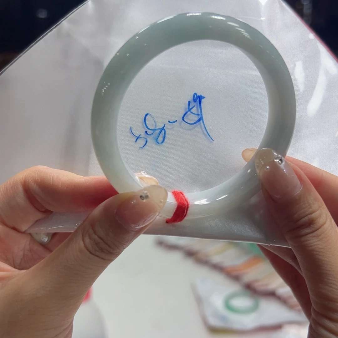 翡翠手镯未镶嵌买断