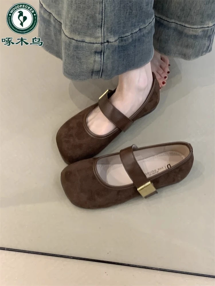 啄木鸟平底百搭玛丽珍单鞋女2025春季新款绒面金属扣圆头浅口单鞋