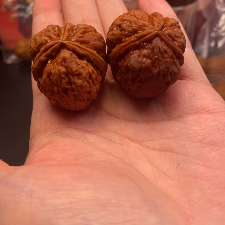 文玩核桃吊坠玉碧三棱