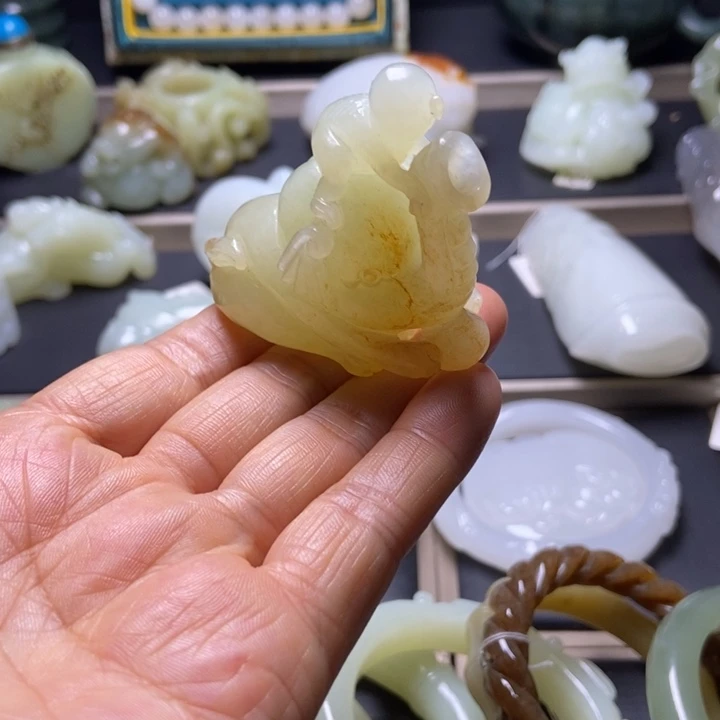 和田玉未镶嵌车挂