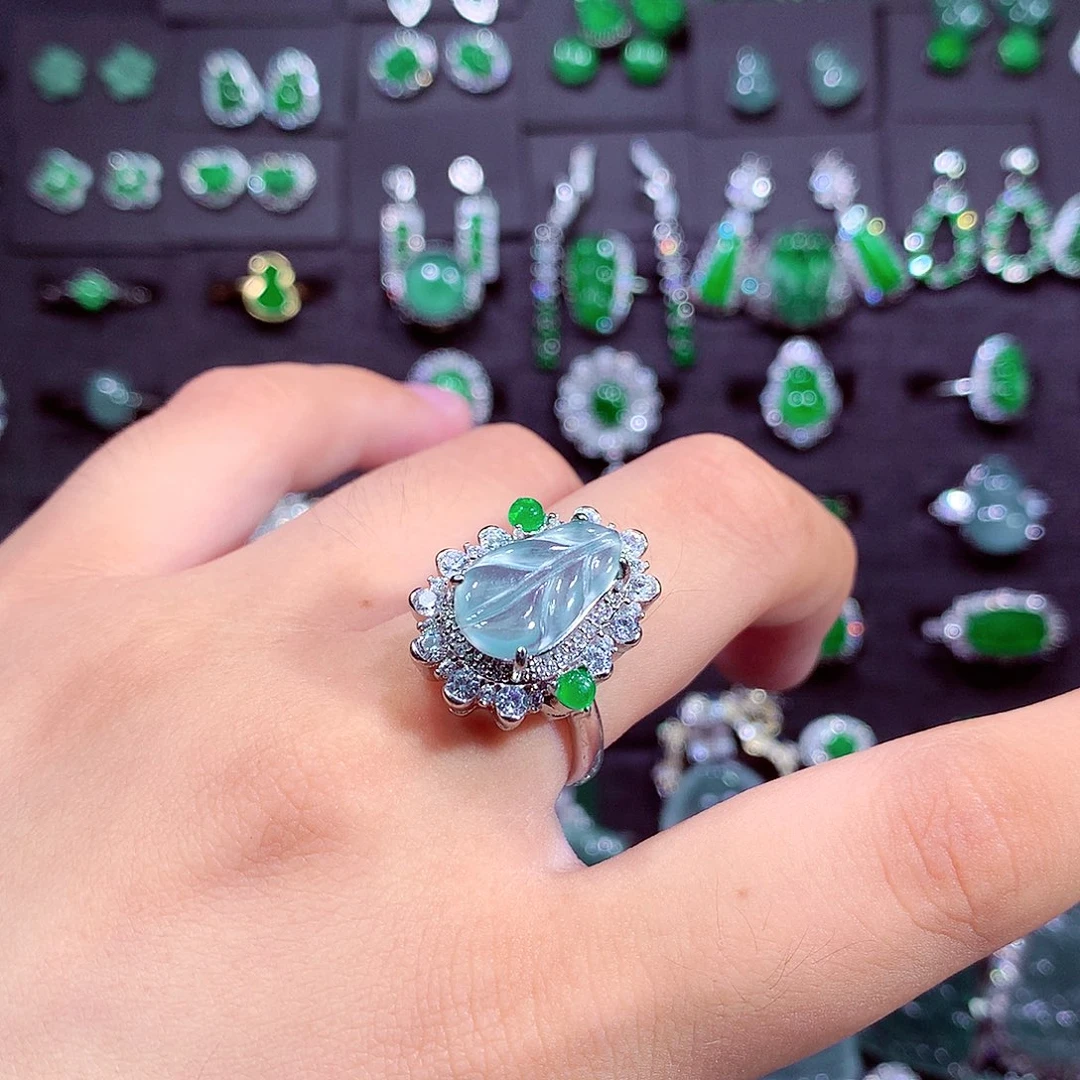 颈饰未镶嵌翡翠天然