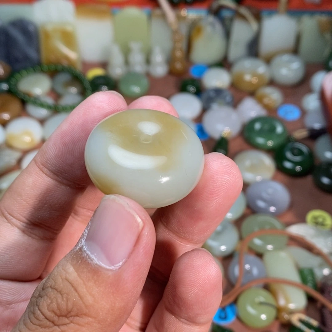 欢***爱和田玉未镶嵌吊坠(不含链)