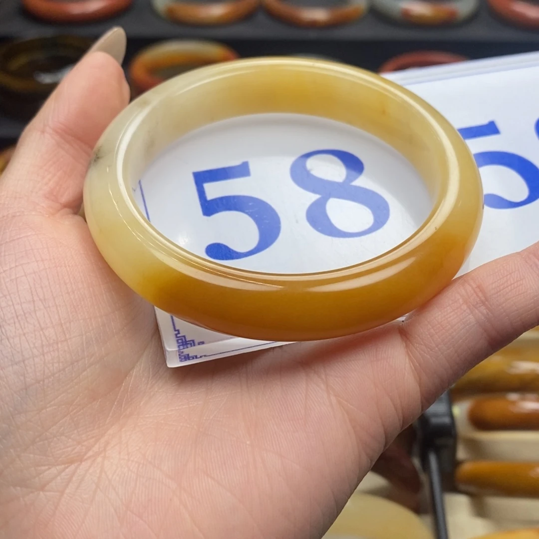 石英质玉（黄龙玉）手镯未镶嵌