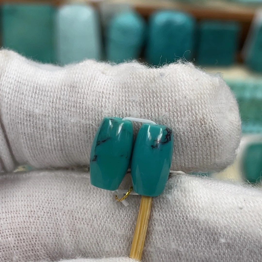 绿松石未镶嵌挂件